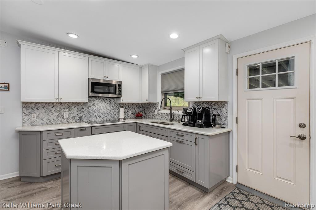 3340 Ordam Court, Oakland, MI — Photo 10