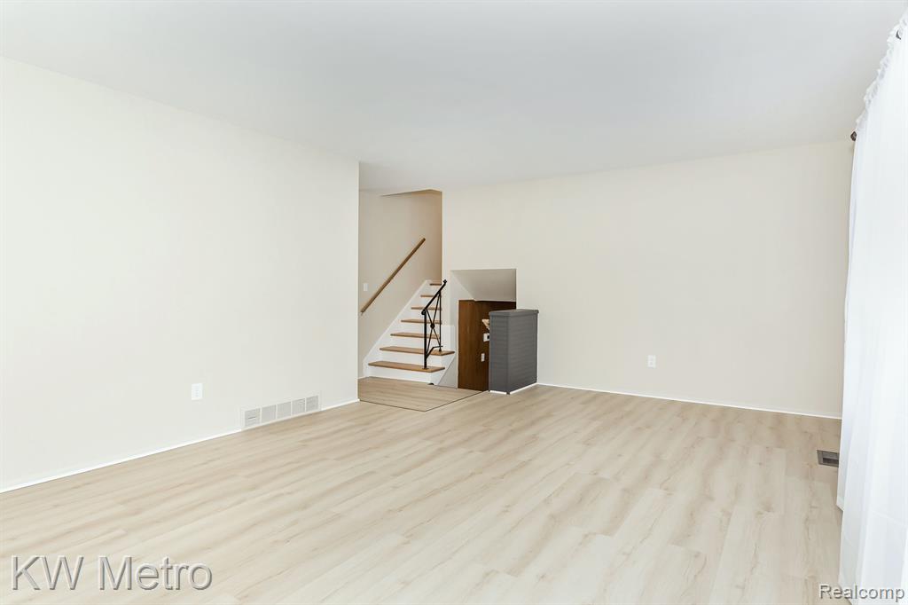 6603 TIMBER RIDGE Drive, Bloomfield Hills, MI 48301 — Photo 6