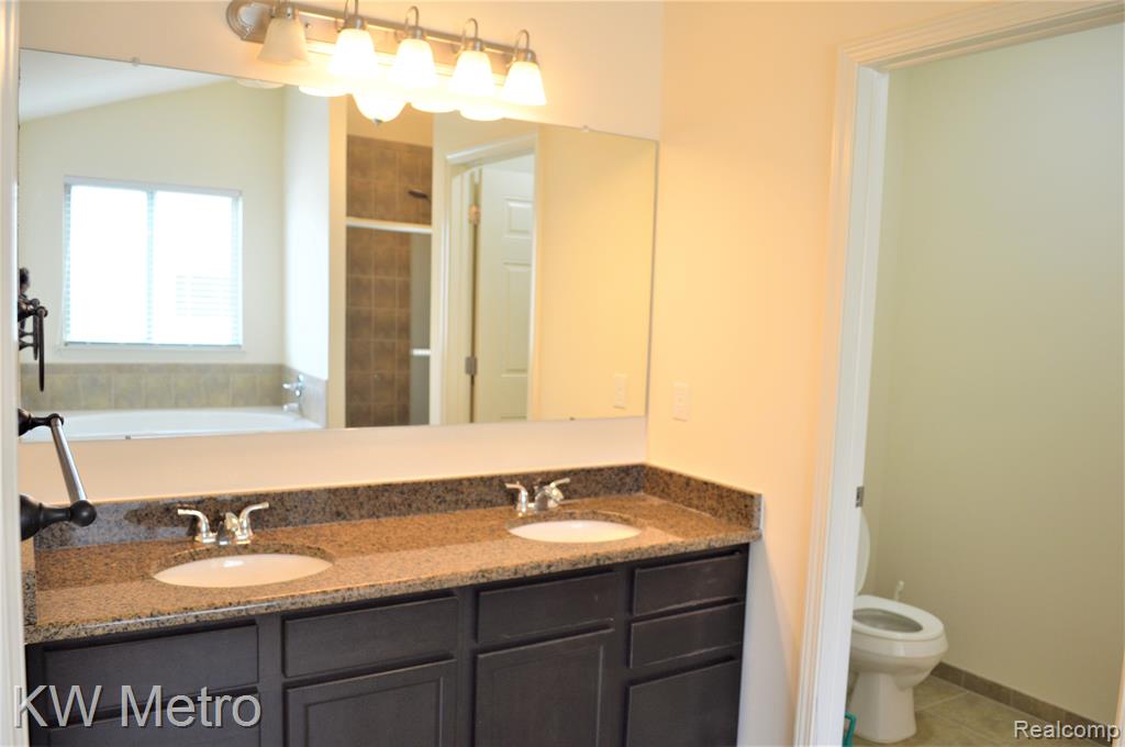 4313 SILVERLEAF Drive, Ypsilanti, MI 48197 — Photo 19