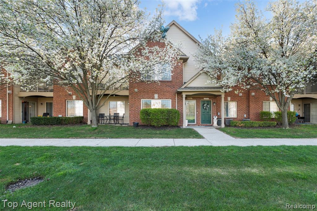45512 Hidden View Court, Utica, MI 48315 — front exterior