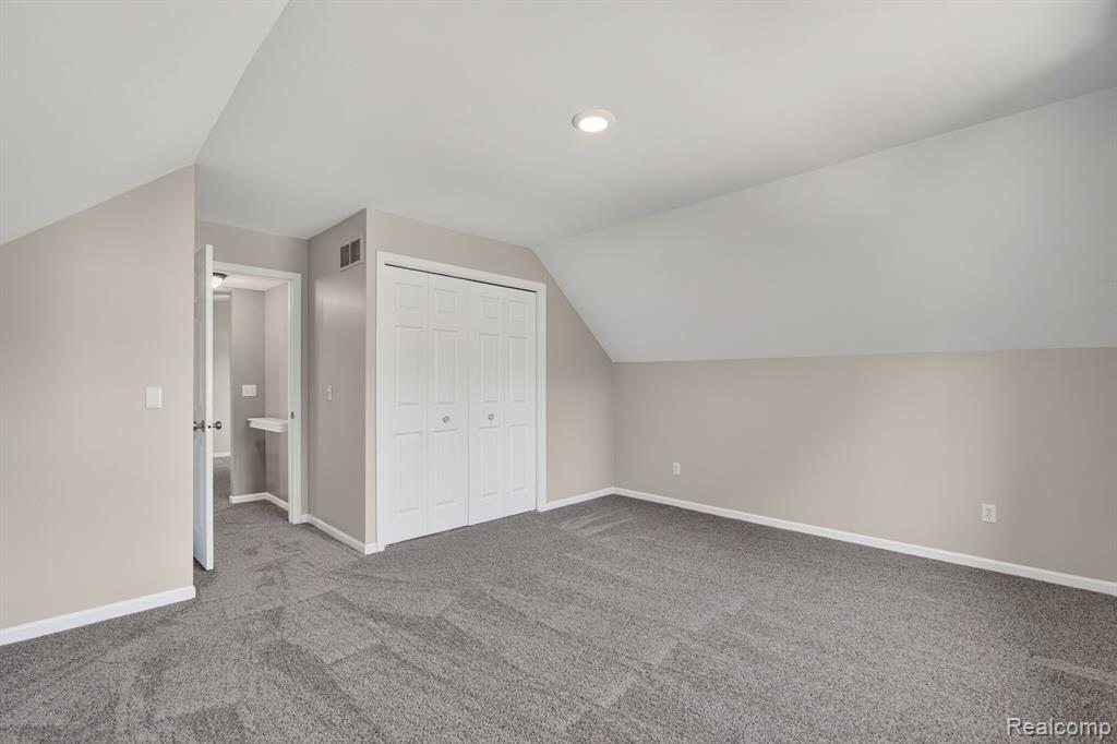 5195 Wyndham Place, Fenton, MI 48430 — Photo 23
