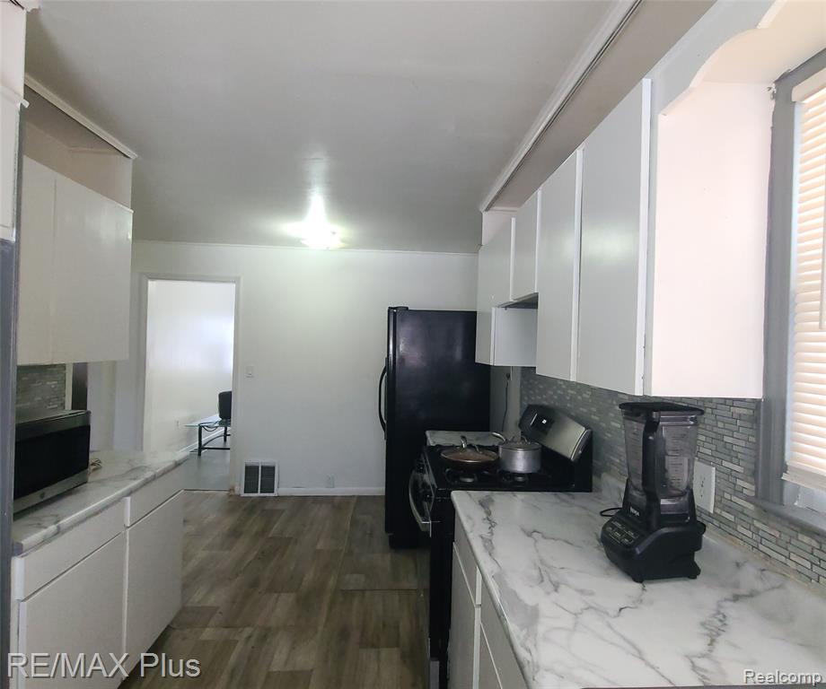 1062 Tremont Avenue, Flint, MI 48505 — Photo 11