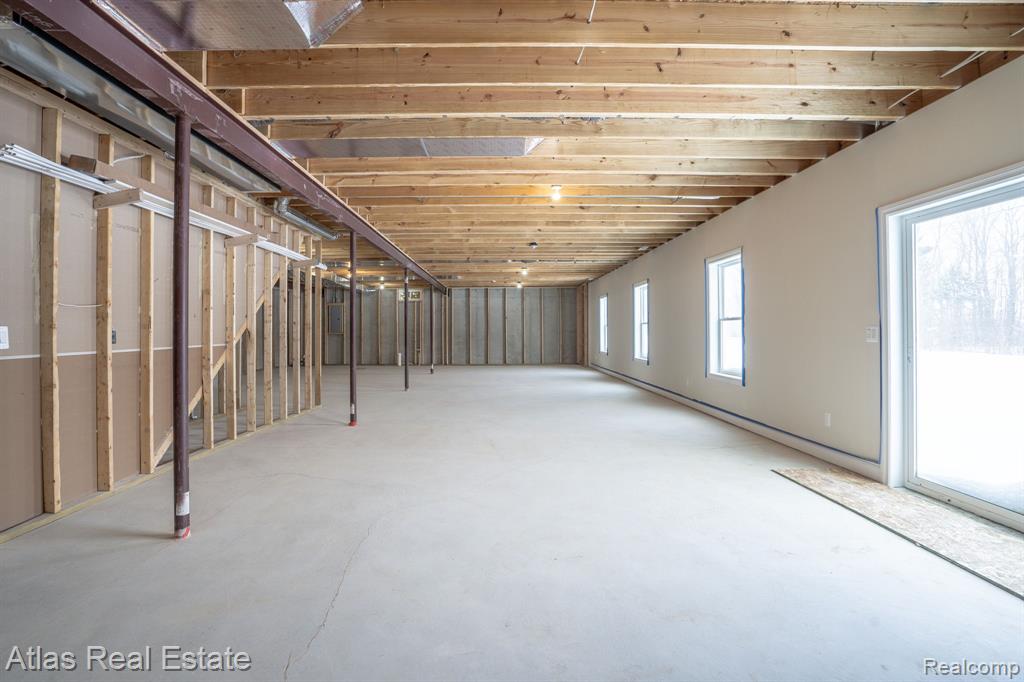 11289 Green Road, Goodrich Vlg, MI — Photo 43