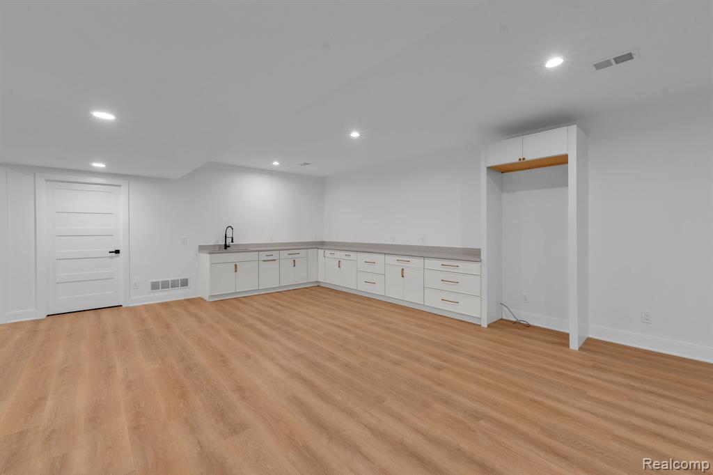 4546 Niagara Lane, Bloomfield Hills, MI 48301 — Photo 31