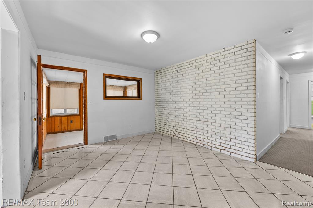 7638 N Gulley Road, Dearborn Heights, MI 48127 — Photo 8