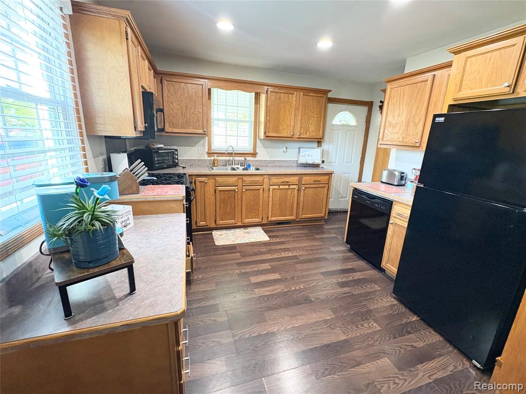 2230 N Center Road, Burton, MI 48509 — Photo 8