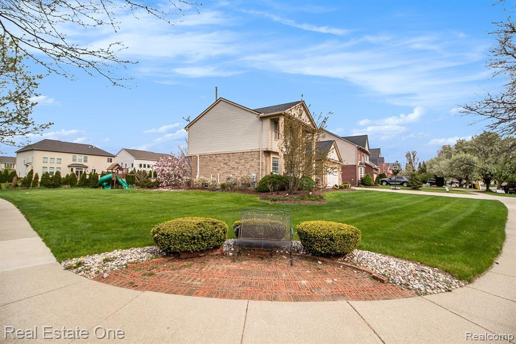 4666 CHERRY BLOSSOM Drive, Ypsilanti, MI 48197 — Photo 24