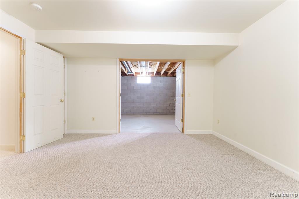 530 N GRAND Avenue, Fowlerville, MI 48836 — Photo 22