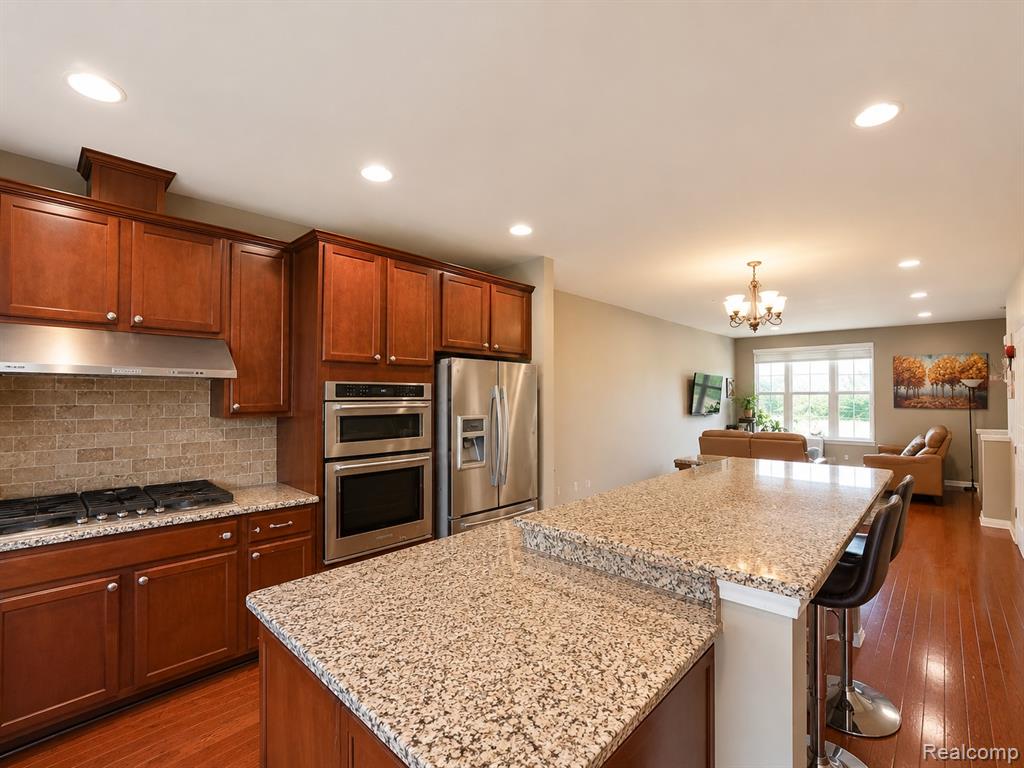 915 Barclay Circle, Rochester Hills, MI 48307 — Photo 6