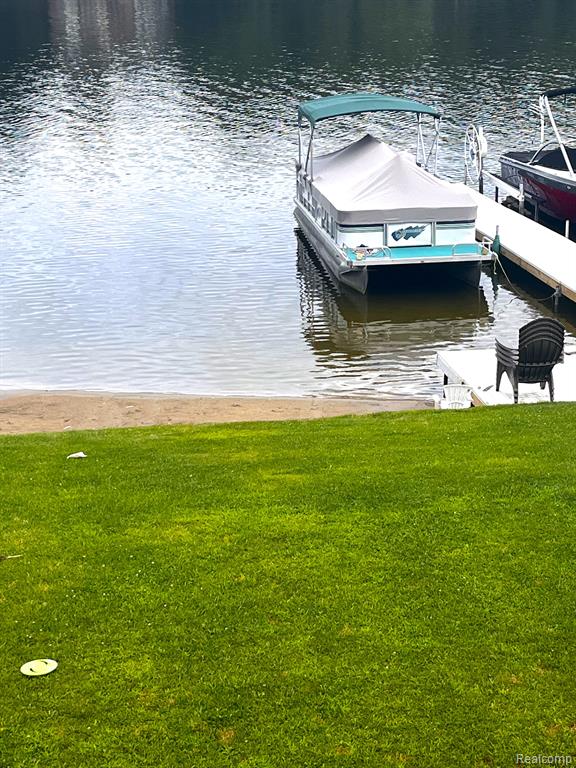 8480 CAROLS Drive, Brighton, MI 48114 — Photo 2