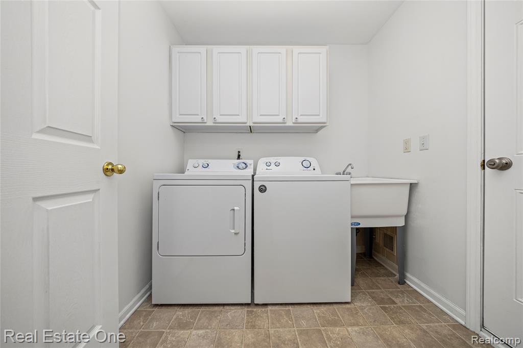 23102 Alexa, Walled Lake, MI 48390 — Photo 16