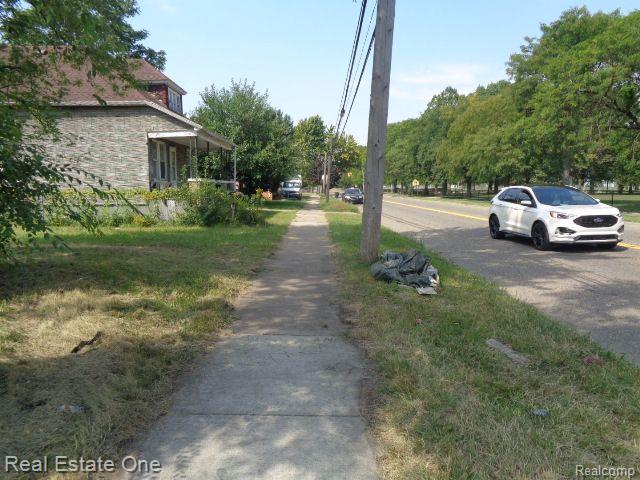 5092 CHARLES Street, Hamtramck, MI 48212 — Photo 9