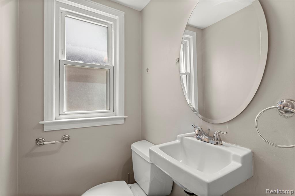 5429 Orchard Avenue, Dearborn, MI 48126 — Photo 17