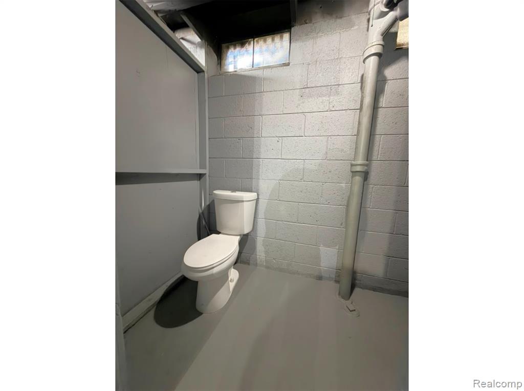 8573 E Outer Drive, Detroit, MI 48213 — Photo 40
