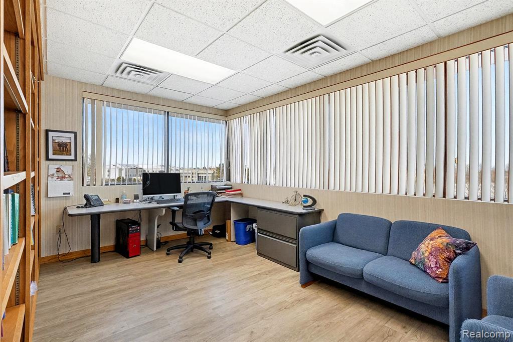 4705 Towne Centre Road, 304, Saginaw, MI 48604 — Photo 11