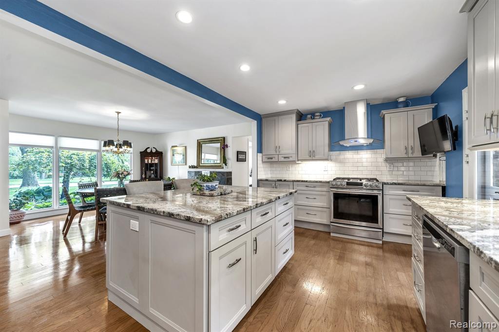 4540 BURNLEY Drive, Bloomfield Hills, MI 48304 — Photo 14