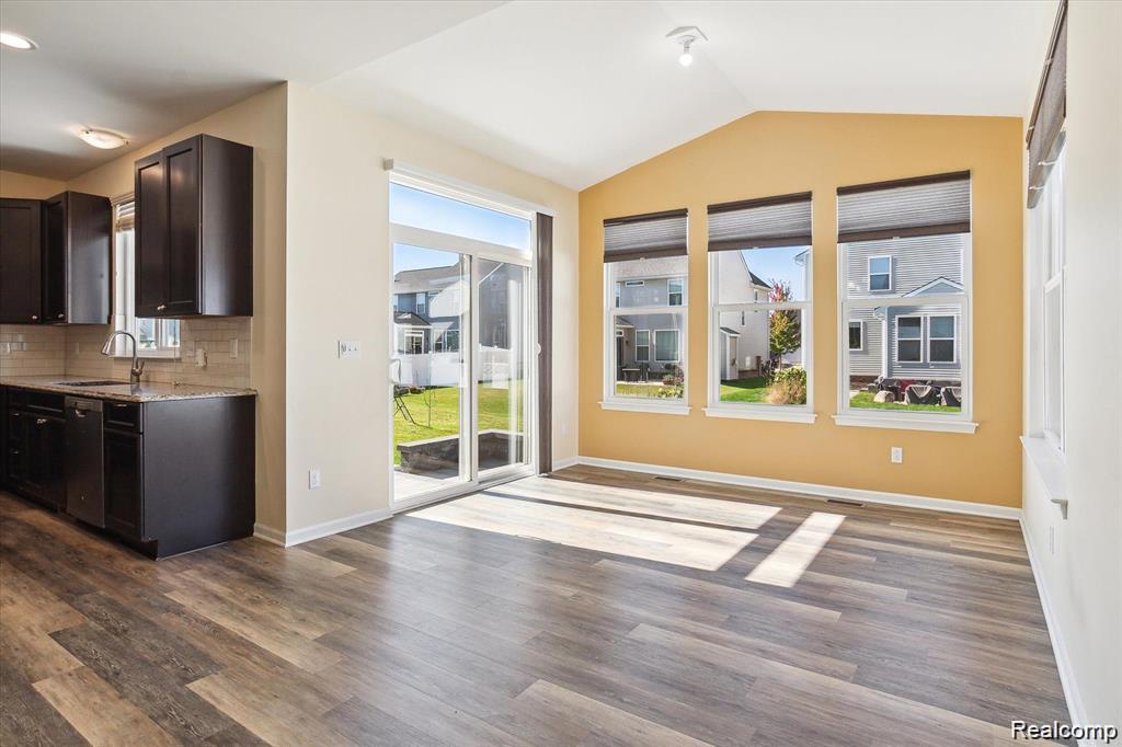579 Fletcher Street, Wixom, MI — Photo 19