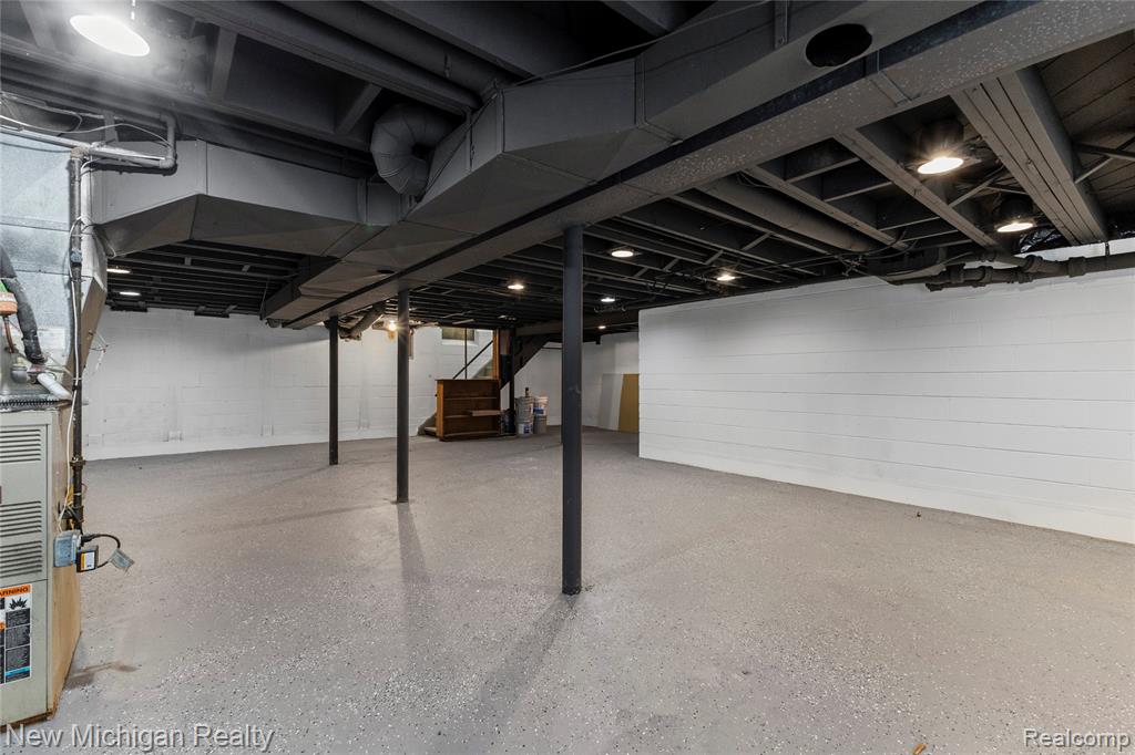 21901 Harding Street, Oak Park, MI 48237 — Photo 40
