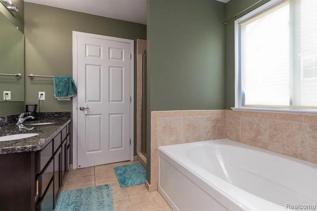 51123 Brompton, Novi, MI — Photo 8