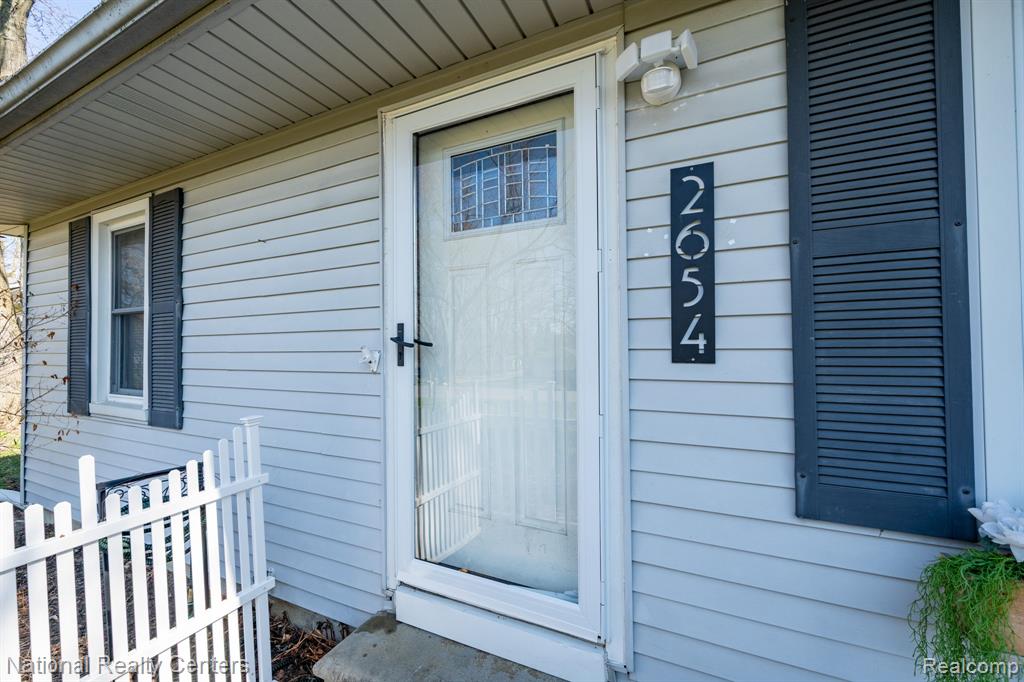 2654 Hatton Road, Auburn Hills, MI 48326 — Photo 6