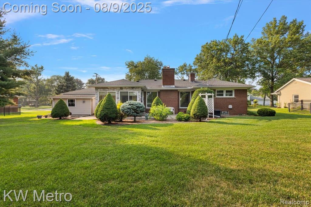 18241 Dunblaine Avenue, Beverly Hills, MI 48025 — Photo 7