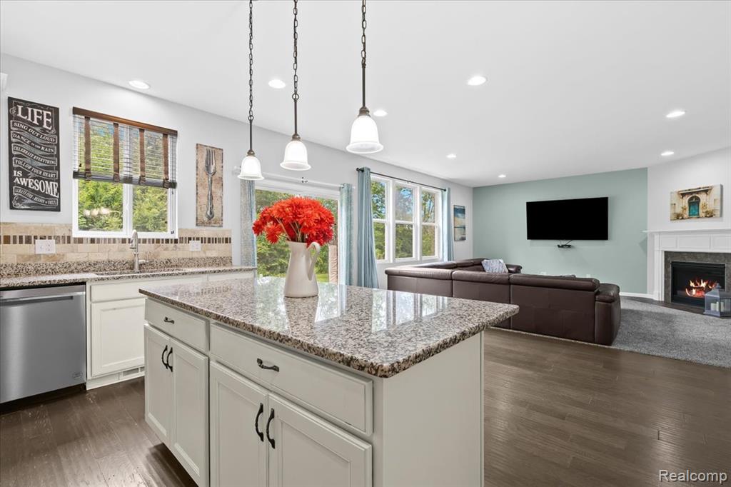 49645 Hartwick Drive, Novi, MI — Photo 14