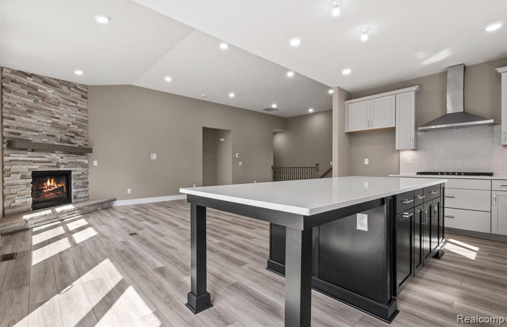 748 W SPANIEL Drive, Ann Arbor, MI 48108 — Photo 9