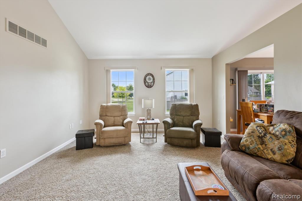 7206 Glen Oak Court, Grand Blanc, MI 48439 — Photo 10