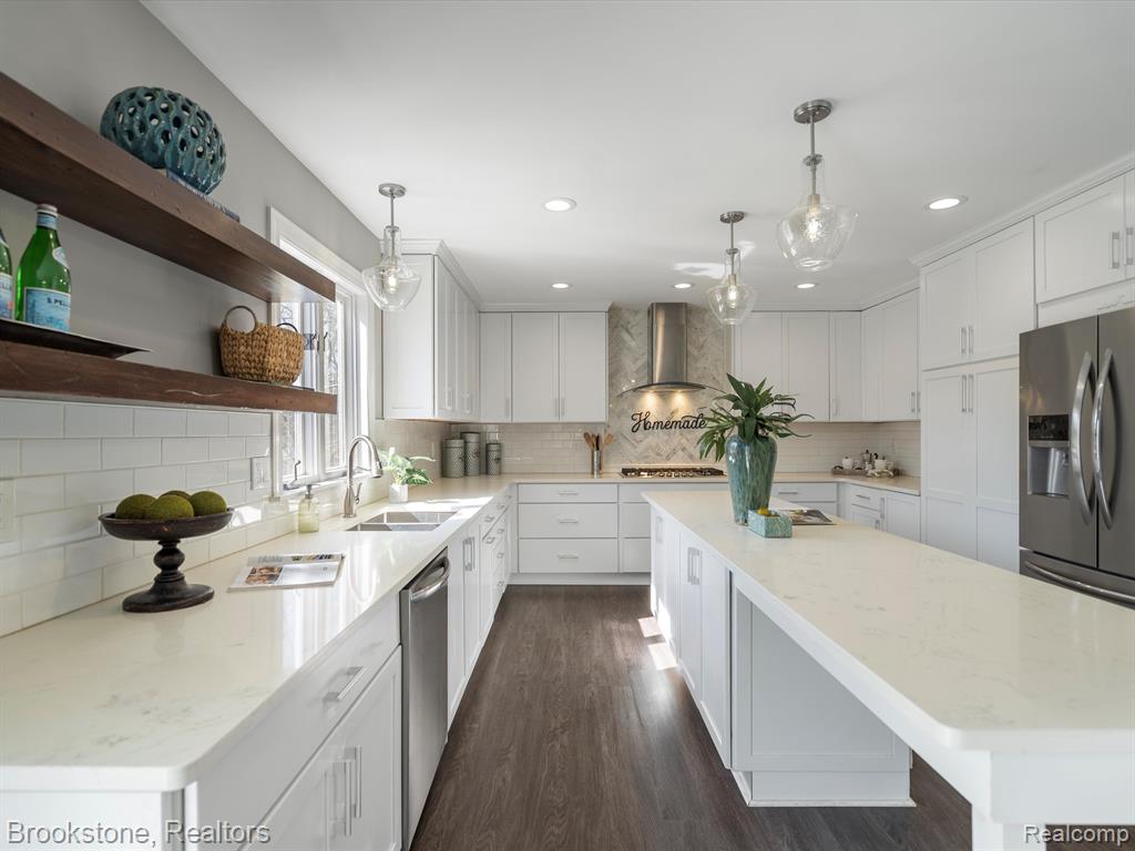 576 E Flint Street, Lake Orion, MI 48362 — Photo 13