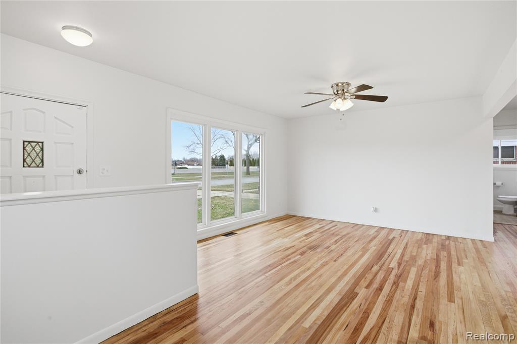 15225 Common Road, Roseville, MI 48066 — Photo 3