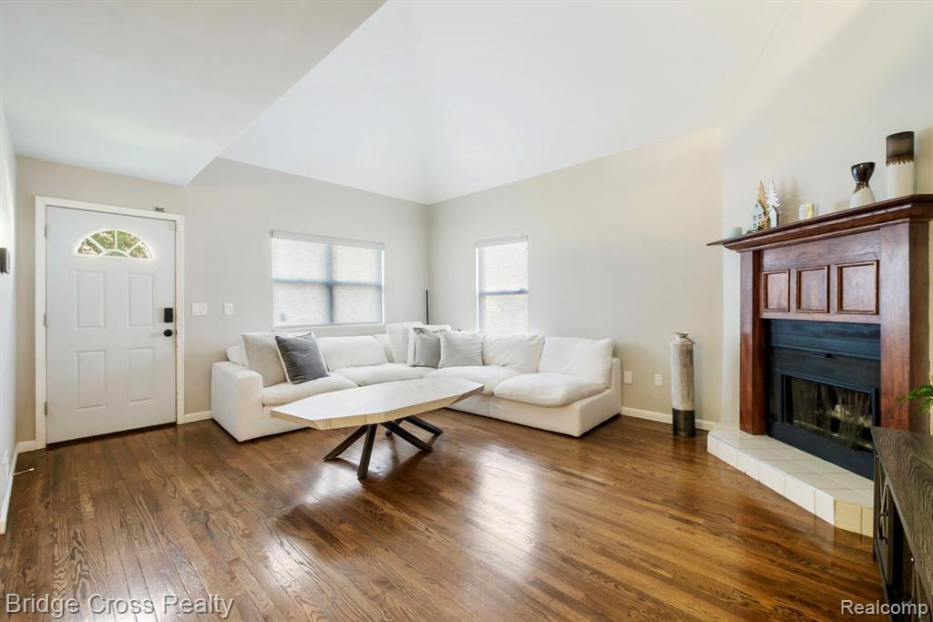 24877 Auburn Lane, Southfield, MI 48033 — Photo 4