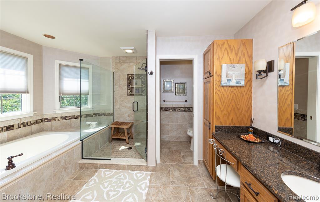6871 Berry Pointe Drive, Clarkston, MI 48348 — Photo 30