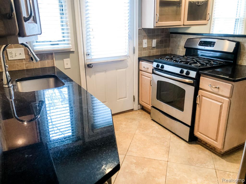 721 N ETON Street, Birmingham, MI 48009 — Photo 9