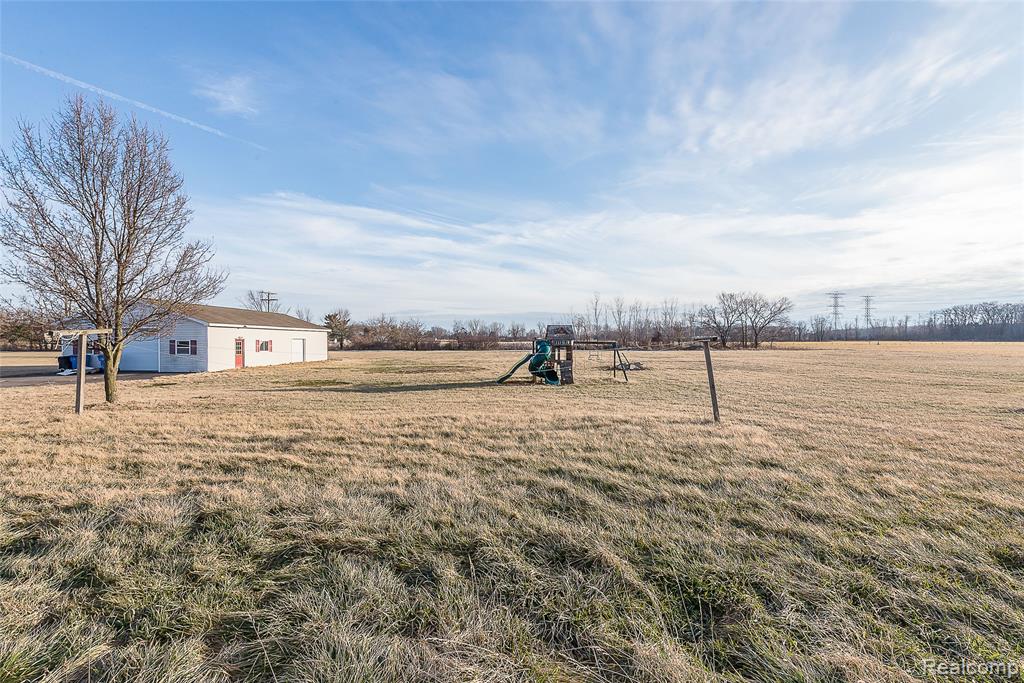 2611 Toben Road, Carleton, MI 48117 — Photo 3