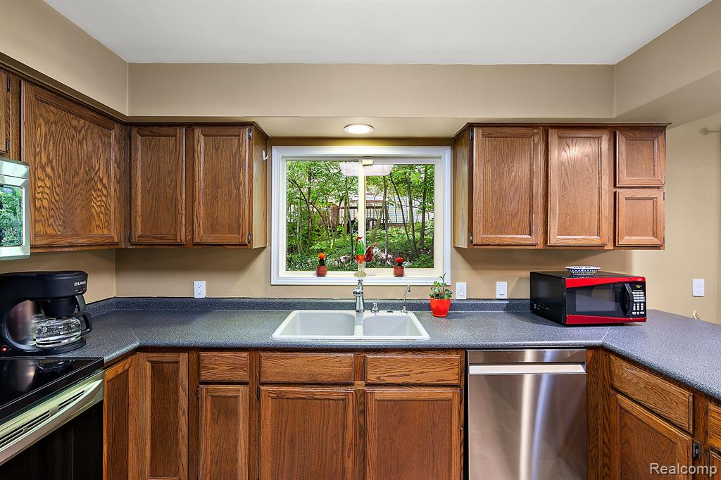 5108 O AW WEN SA Drive, Clarkston, MI 48348 — Photo 12