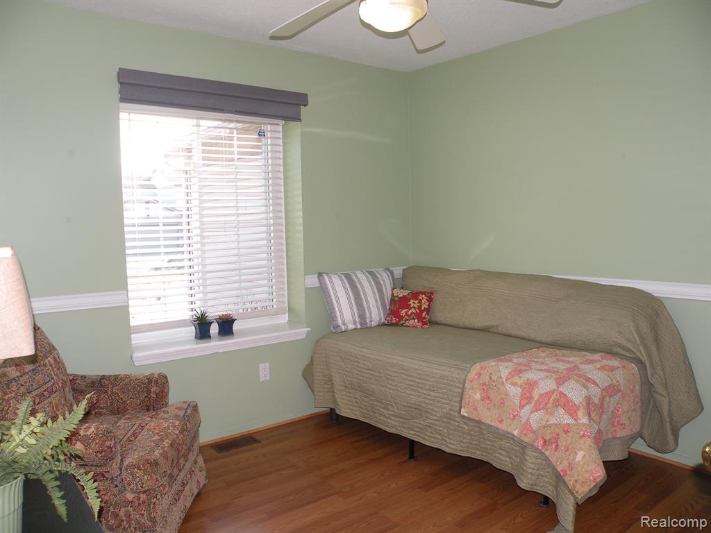36564 DEERHURST Court, Westland, MI — Photo 13
