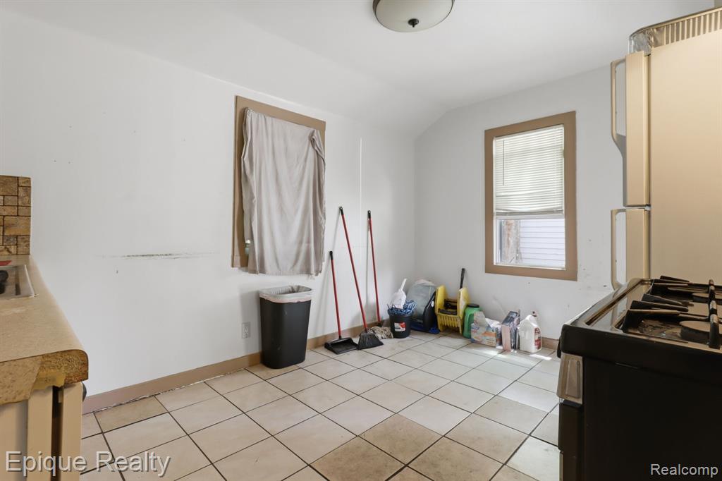 8240 Fielding Street, Detroit, MI 48228 — Photo 9