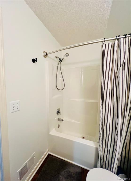 704 HAYSTACK Drive, Linden, MI 48451 — Photo 44