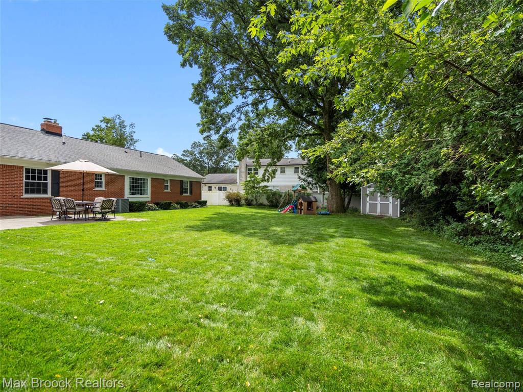 54241 Sunderland Drive, Shelby Twp, MI 48316 — Photo 9