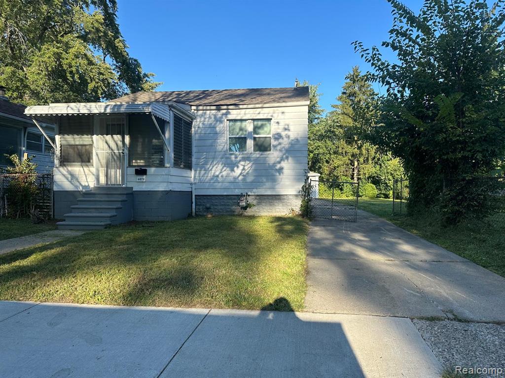 3294 Huggins Avenue, Flint, MI, 48506