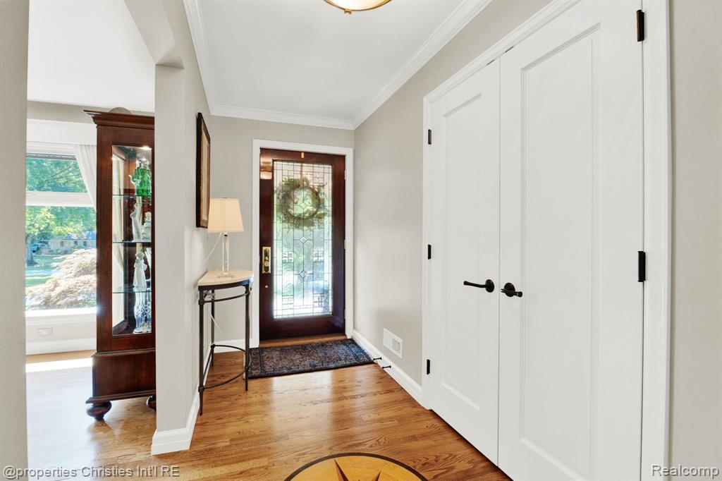 19418 Warwick Street, Beverly Hills, MI 48025 — Photo 3