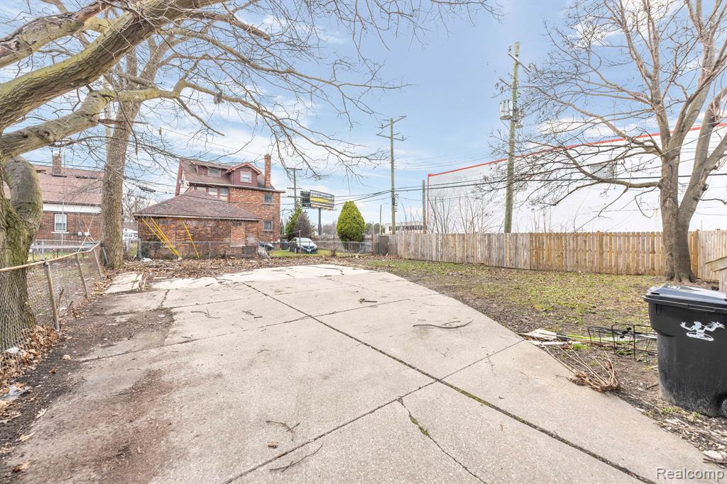 5959 THREE MILE Drive, Detroit, MI 48224 — Photo 43