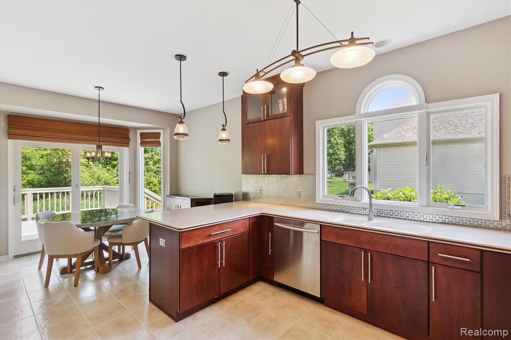 672 Morningside Drive, Grand Blanc, MI 48439 — Photo 18