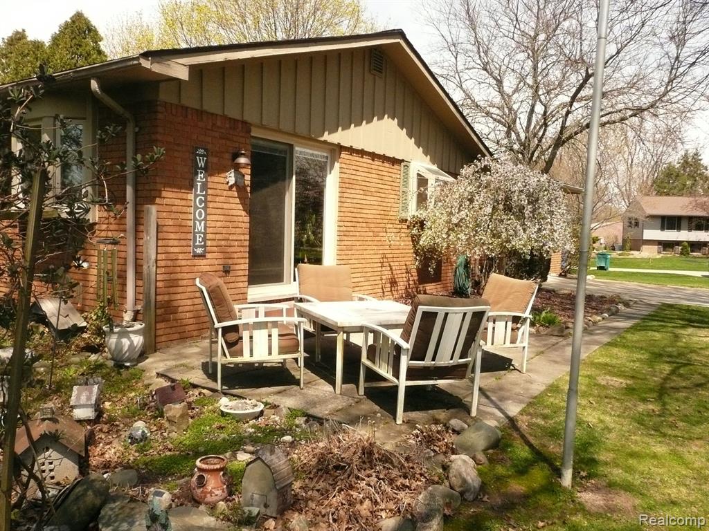 831 DEL SHER Drive, Brighton, MI 48114 — Photo 8