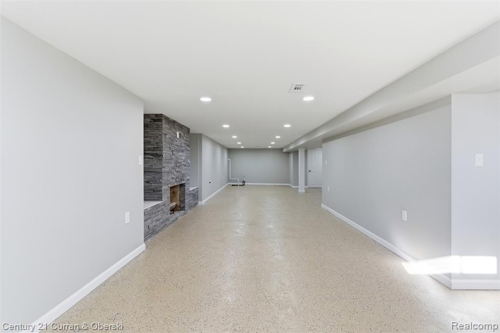17901 Inkster Road, Brownstown, MI 48174 — Photo 30