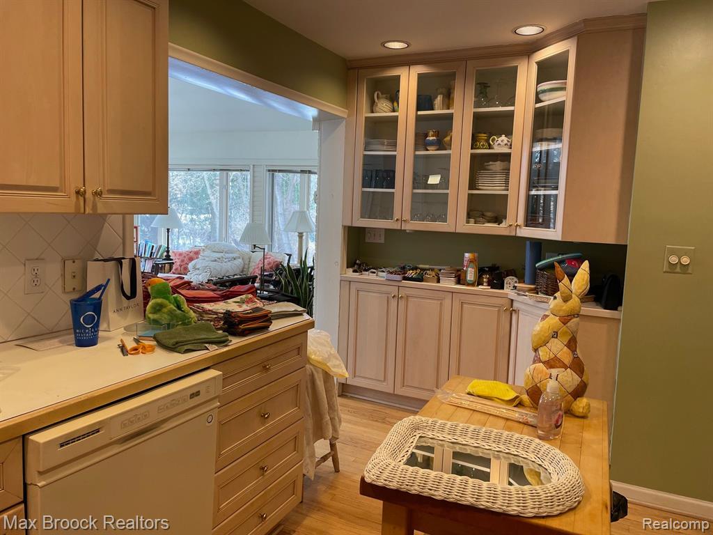 6285 HILLS Drive, Bloomfield Hills, MI 48301 — Photo 16