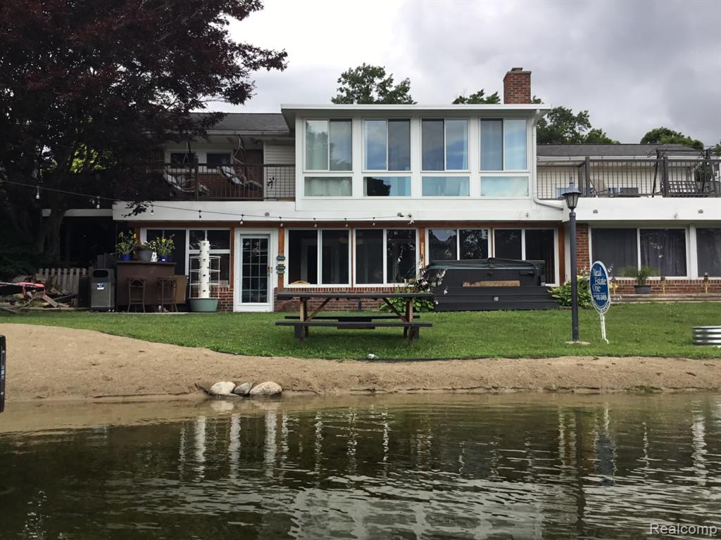 6003 Rolton Court, Waterford, MI 48329 — Photo 32