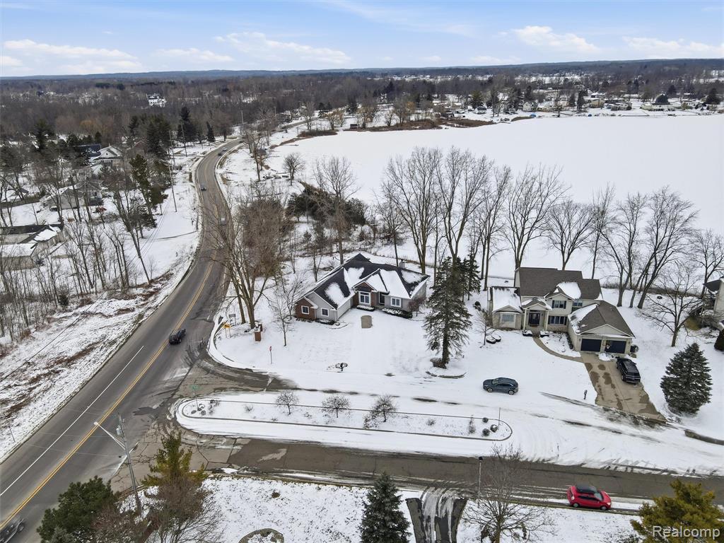 1393 Eden Gardens Drive, Fenton, MI 48430 — Photo 52