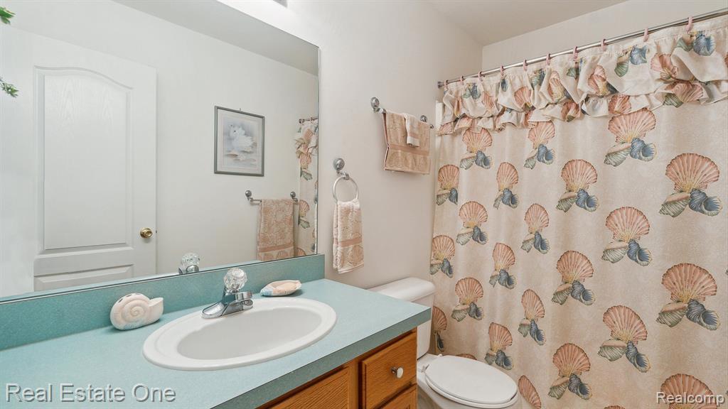 741 RED MAPLE Lane, Wixom, MI 48393 — Photo 14