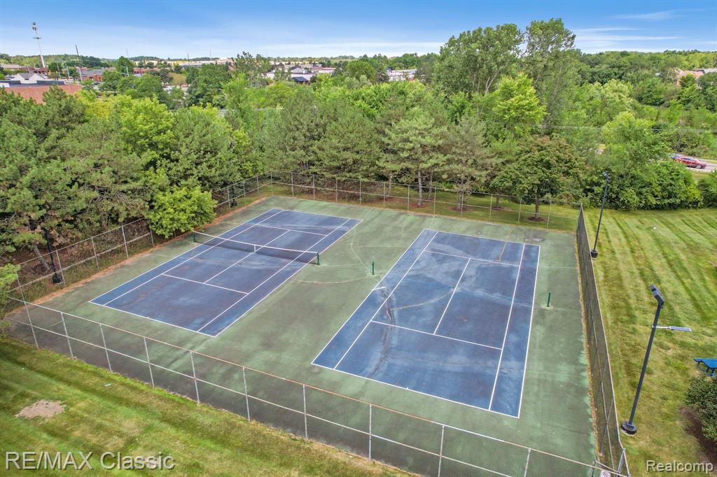 38861 Country Circle, Farmington Hills, MI 48331 — Photo 22
